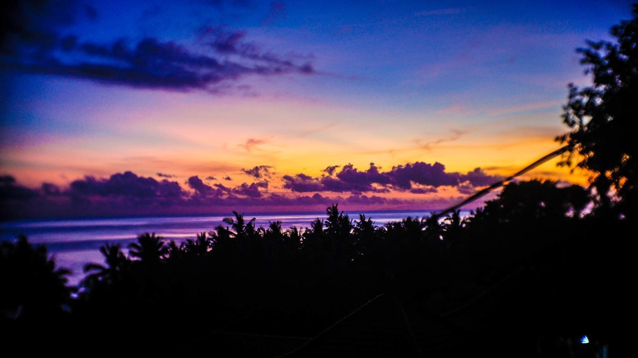 Hotel Denbencingah - Stylish Triangle Across The Beach Toyapakeh Exterior foto