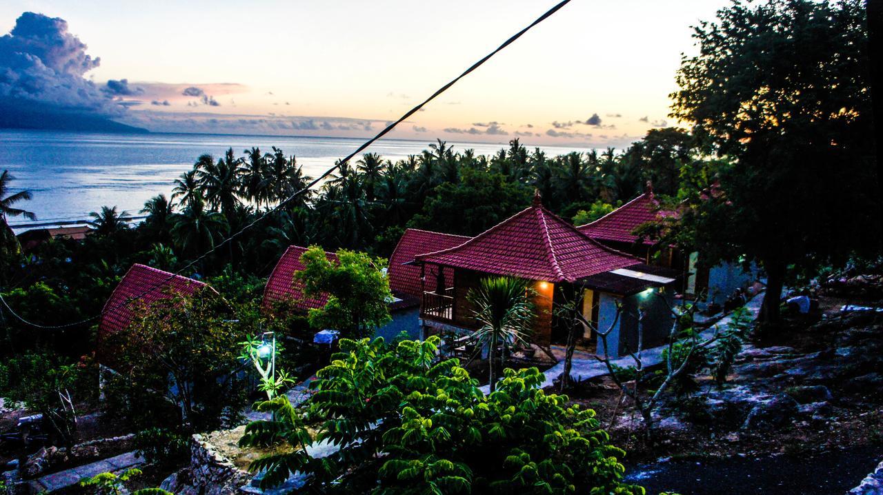 Hotel Denbencingah - Stylish Triangle Across The Beach Toyapakeh Exterior foto