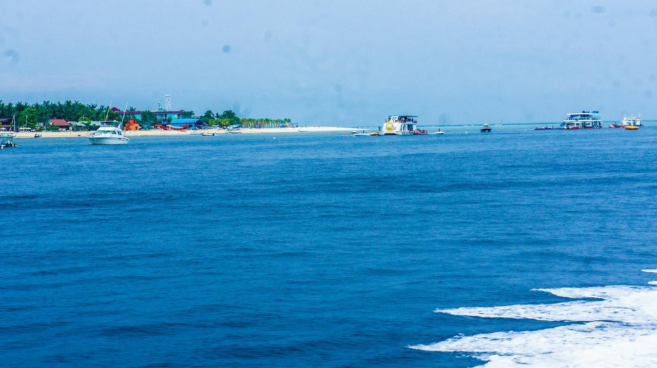 Hotel Denbencingah - Stylish Triangle Across The Beach Toyapakeh Exterior foto